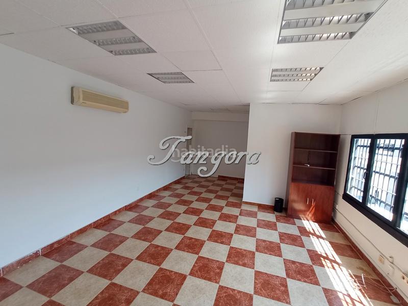 Foto fc232efb-847c-43b4-9ff3-0283d10c6807. Bâtiment à usage industriel dans Derio