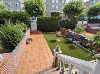 Reihenhaus  Armuru bidea. Tangora inmobiliaria vende en exclusiva precioso y amplio chalet