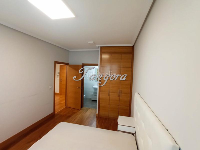 Foto 52c3f12e-ec43-4ddf-8470-6d6e8d211d71. Pis amb calefacció aparcament a Centro Portugalete