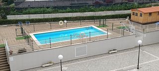 Lloguer Pis  Paseo menéndez pelayo. Fantástico piso de tres habitaciones en urbanización con tenis y