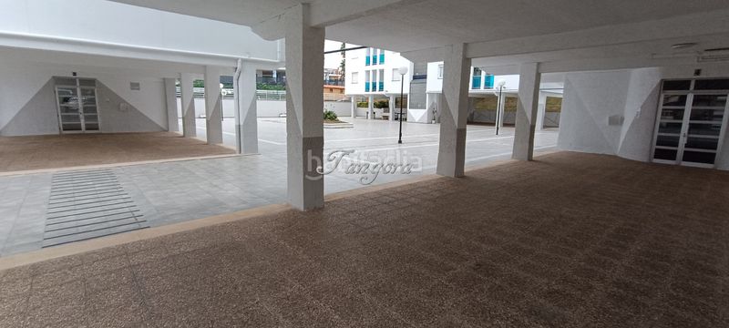 Foto 1c8ae8c5-9acf-458b-838e-760b94f6d33e. Alquiler piso fantástico piso de tres habitaciones en urbanización con tenis y piscina. en Castro - Urdiales