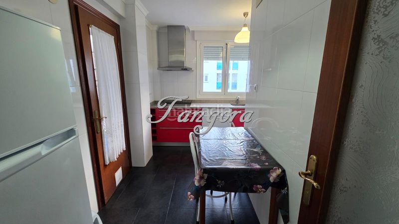 Foto 44293dde-ebb9-4b6a-b75b-206349e14600. Alquiler piso fantástico piso de tres habitaciones en urbanización con tenis y piscina. en Castro - Urdiales
