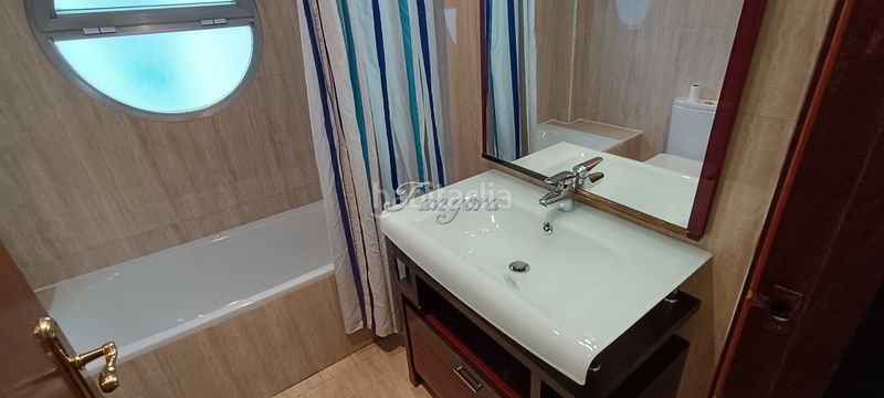 Foto 7568a0d8-f7a0-49bd-a7e3-ac59c4669680. Alquiler piso fantástico piso de tres habitaciones en urbanización con tenis y piscina. en Castro - Urdiales