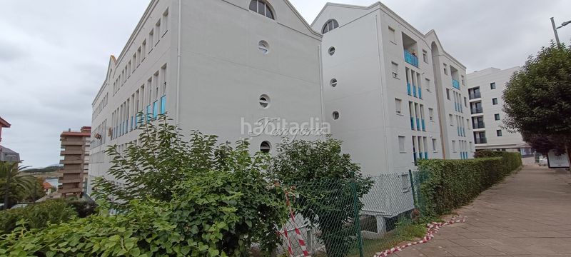 Foto b791fa5b-78ed-4b8f-a63b-bb8084f51791. Alquiler piso fantástico piso de tres habitaciones en urbanización con tenis y piscina. en Castro - Urdiales