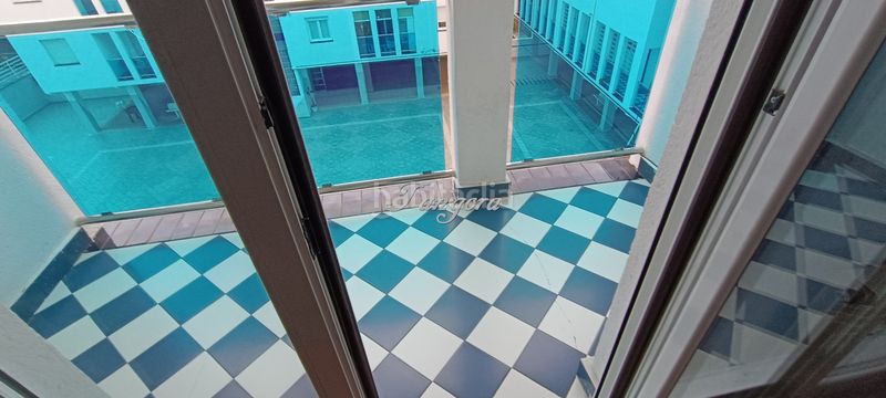 Foto be83d21d-3172-4b7c-a975-7e2859773c2d. Alquiler piso fantástico piso de tres habitaciones en urbanización con tenis y piscina. en Castro - Urdiales