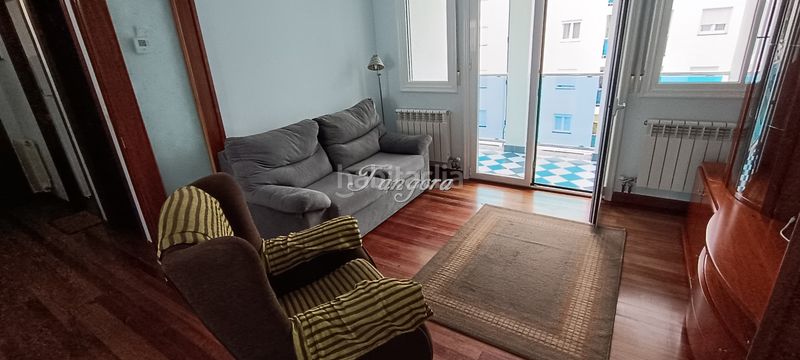 Foto d29e879f-71fb-4f44-8cd6-1c7915546951. Alquiler piso fantástico piso de tres habitaciones en urbanización con tenis y piscina. en Castro - Urdiales