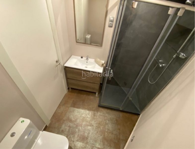 Foto 5b6a739b-c632-464b-9d68-7f539adb4878. Lloguer local comercial a Lasesarre Barakaldo