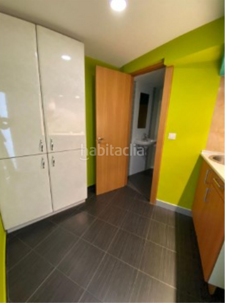 Foto b2b35c88-1f1c-4b5b-bafb-0c42e32e6816. Lloguer local comercial a Lasesarre Barakaldo