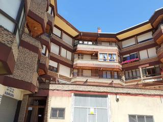 Pis  Plaza españa  izd. Se vende luminoso piso de 3 habitaciones, 2 baños y un balcón en