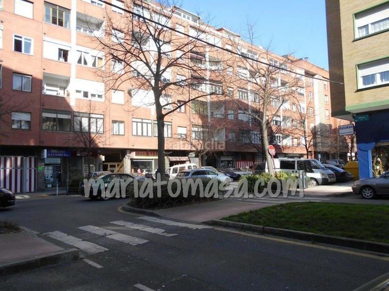 Foto b2036dc8-f481-4d22-bfbd-7129e0c1d573. Alquiler local comercial en Artatza-Pinueta-Pinosolo Leioa