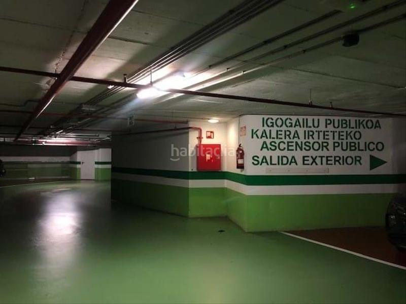 Foto 3f708295-cd8e-4119-b6a3-23f9140440fc. Autoparkplatz in Abandoibarra - Guggenheim Bilbao