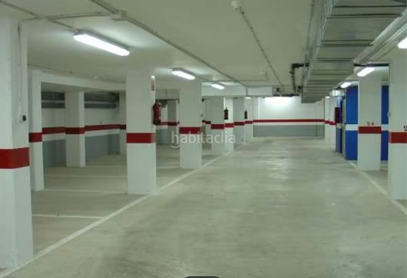 Foto d57fe164-982c-4662-ad6f-41fb78c3cad2. Parking voiture dans Centro Urbano-Hirigunea Leioa