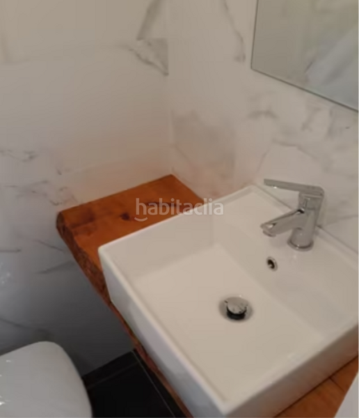 Foto 7f2518ac-7fb2-4de7-b082-6408b5f82887. Location local commercial dans Zorrotza Bilbao