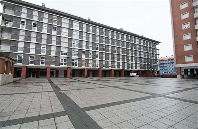 Foto 414df356-9b83-4673-8e37-2f9fd15b5600. Parking coche en Bermeo