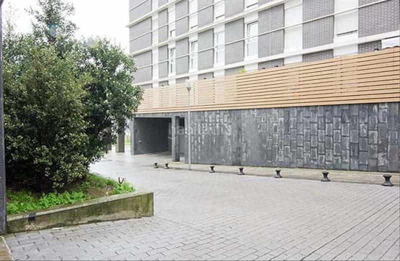 Foto 7efe5fa3-30a6-469e-995a-0adf7cc1cef0. Parking coche en Bermeo