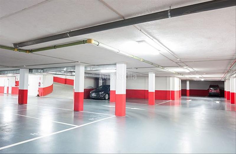 Foto b87889a7-5bb3-4dee-a939-467e2840c4a5. Parking coche en Bermeo