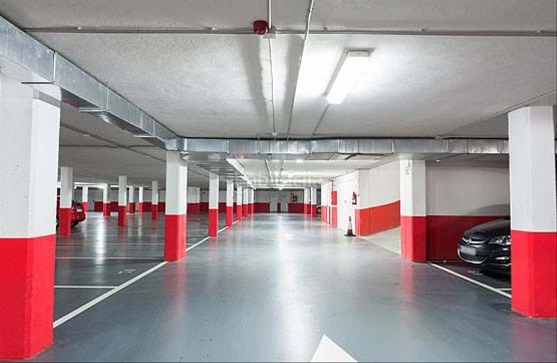 Foto ee297310-ce53-40dd-9a3d-51663e7c56ee. Parking coche en Bermeo