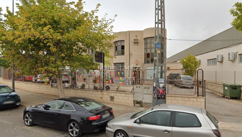 Foto 30dfc4bf-cc6c-44fa-bd5c-0b62bee23bda. Capannone industriale in Centro Elda