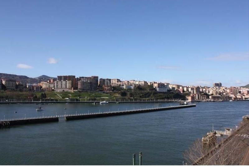 Foto 9c6f9e09-0bba-4c8f-95a5-c24fd6097468. Rent office space with heating in Lamiako-Txopoeta Leioa