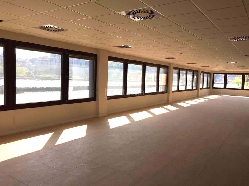 Foto f2535be5-522f-4488-b0e8-34cea887a200. Rent office space with heating in Lamiako-Txopoeta Leioa