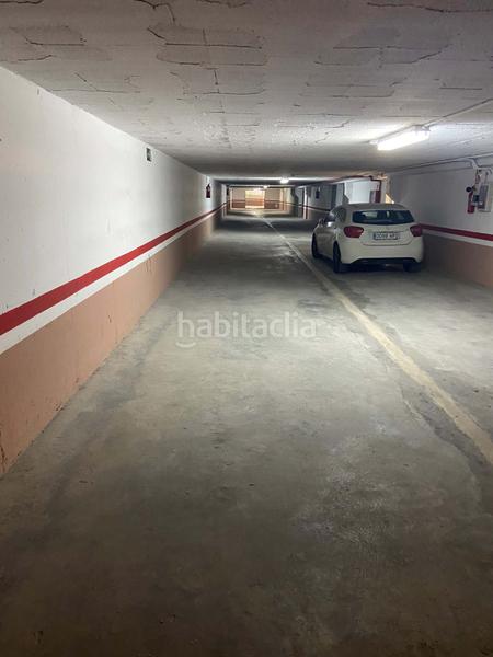 Foto 47d38fd5-6137-4de8-a718-7d3b8cd4f8b4. Parking voiture dans Playa Poniente Benidorm