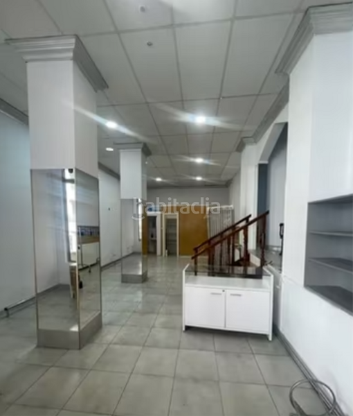 Foto ef7b2978-f460-4927-9ff4-9e1aced06d00. Alquiler local comercial en Centro Castro - Urdiales