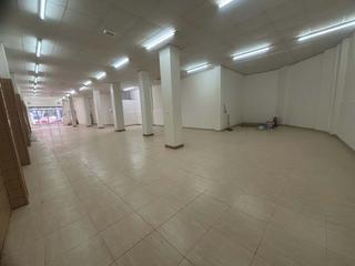 Local Comercial en Carmelo Gil Doktoreen