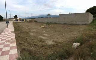 Terreny residencial  Calle agost. Se vende un terreno urbano de 217 m2  totalmente urbanizable y c