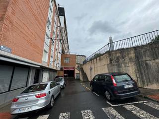 Locale commerciale in Plaza Dario Regoyo