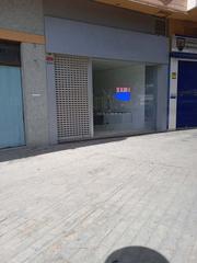 Alquiler Oficina  C/ castor numero   alicante. Oficina comercial  situada  en una zona   buena  , consta de 62m