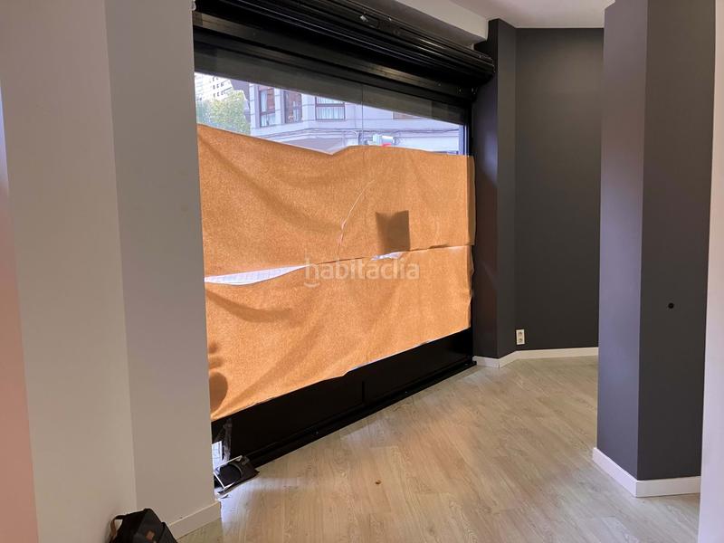 Foto c1856cf7-a57c-4694-b2a8-e304d3b51dcf. Geschäftsraum in Sabino Arana-Jesuitas Bilbao