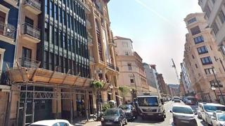Aparcament cotxe  Calle henao