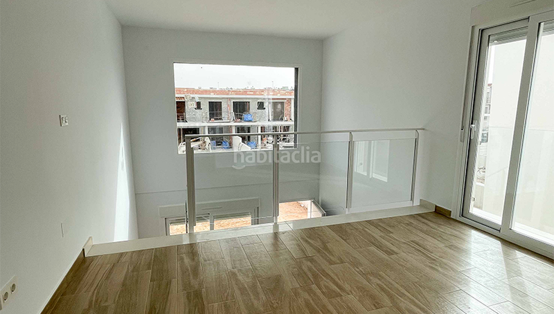 Foto 91c5f7d8-4aa2-416d-bcf2-39aa11b1a429. House with heating pool in Puerto Marino Santa Pola