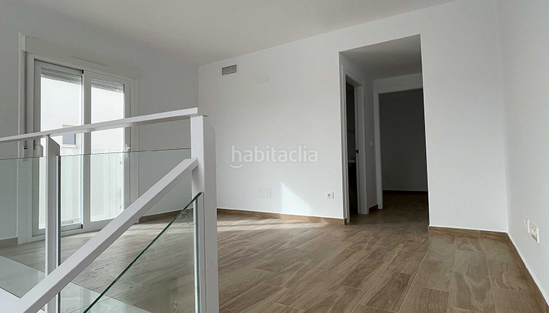 Foto fa341074-5f4a-4edc-8d80-d3331d2ffb16. House with heating pool in Puerto Marino Santa Pola