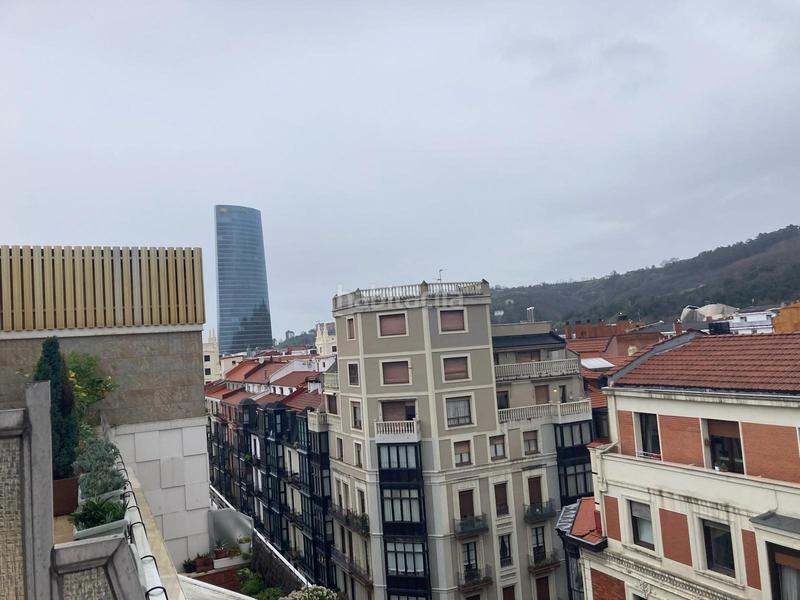 Foto bbd21128-2e4a-4ae4-9692-f55a903984ae. Location bureau dans Abandoibarra - Guggenheim Bilbao