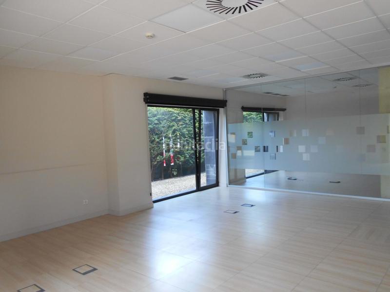 Foto 27a982b9-80fc-4d40-8fb9-72fd35bc0433. Location bureau avec chauffage dans Artatza-Pinueta-Pinosolo Leioa