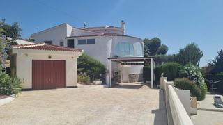 Casa  Sierra. Magnífica  propiedad a la venta completamente renovada con vista