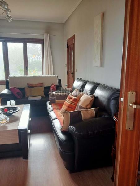 Foto 9c646936-568d-4136-a410-d2a961238872. House with parking pool in Condado de Treviño