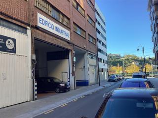 Industrial building in Estrada Zalbidea