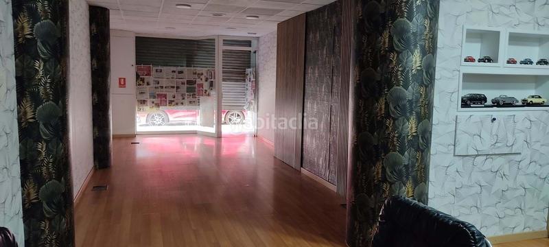 Foto 5d75ae0f-3093-441a-b1dc-d6f470ecbac1. Local comercial a Carolinas Altas Alicante