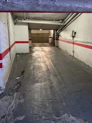 Car parking in Aureliano Valle  parcela  (entras y subes ascensor)