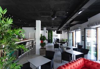 Locale commerciale in avenida Países Escandinavos