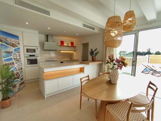 House  Concernant trinidad saura