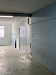 Miete Fabrikhalle  Poligono el juncal. Nave de 120m2 con acceso diáfano y otro acceso con portón, monta
