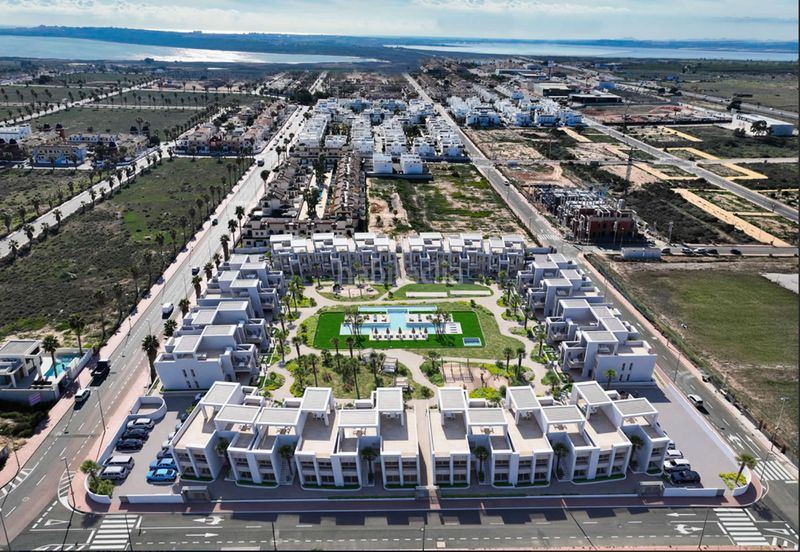 Foto f6fff2d5-af96-487e-95c3-5ca7de3f78a1. Casa a Rojales