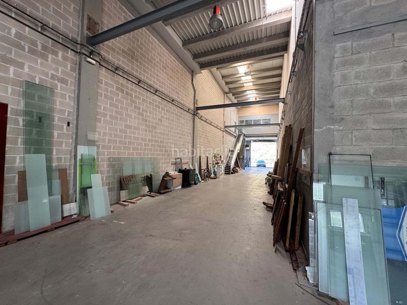 Foto 5efd8ed5-f5f4-4d6a-b750-aebf8e00701a. Industrial building in La Florida Portugalete