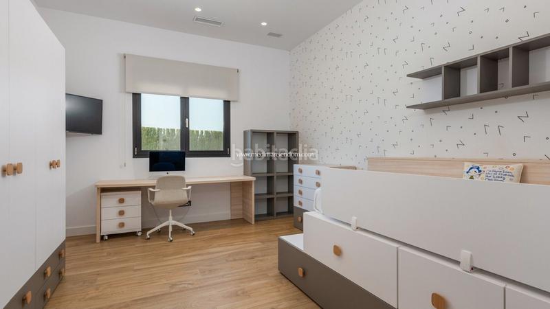 Foto 6e98f8c0-51f2-4b5c-933b-4c183f206d01. Chalet con piscina in Las Bayas Elche / Elx