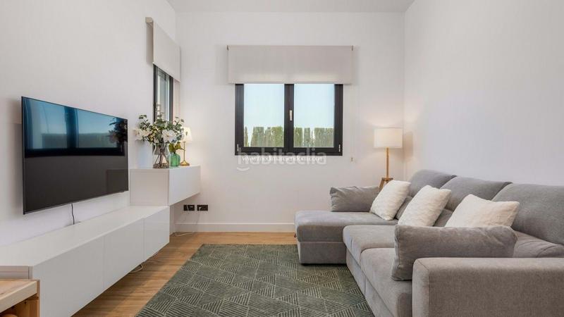 Foto a2d96d29-7a6f-4a81-a84c-90e6cfc23576. Chalet con piscina in Las Bayas Elche / Elx