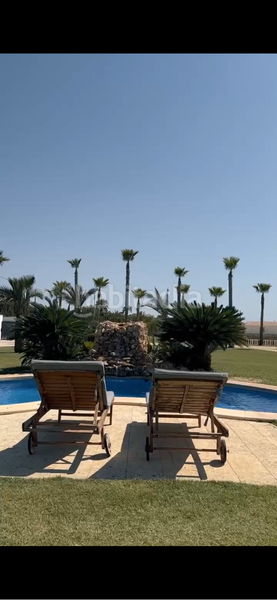 Foto c05535e7-36d9-46a8-8ec0-cc53080de682. Chalet con piscina in Las Bayas Elche / Elx