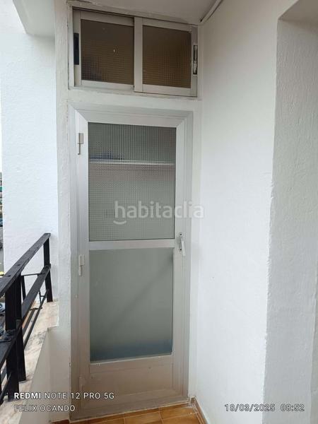 Foto 4217d52d-b6f3-47c6-bba4-a4deb868a6cc. Piso características superficie 71 m2 salón comedor cocina equipada 3 habitaciones 1 baño 2 terrazas altura 4 estado excelente equipami en Alicante